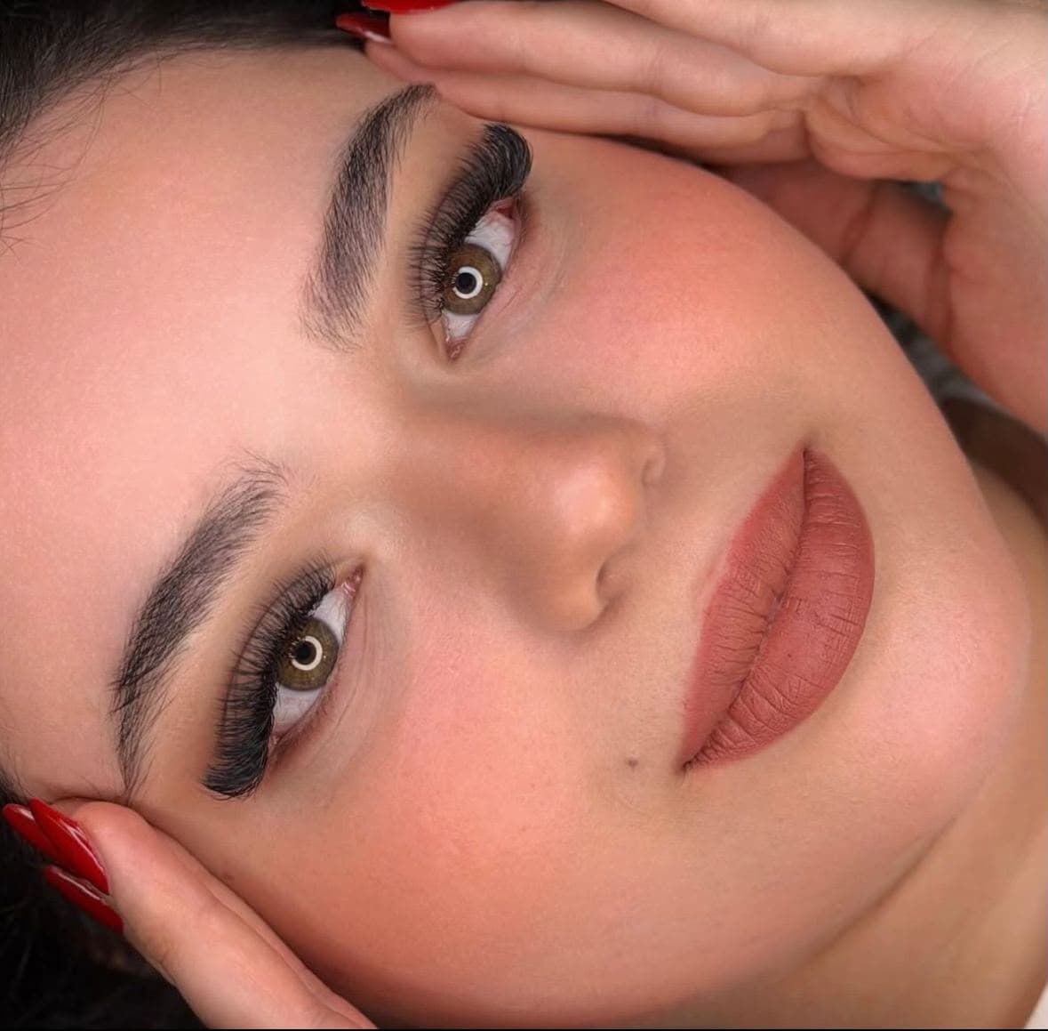 Soft glam makeup and a full, defined lash finish